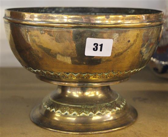 Brass bowl, 9in. diameter